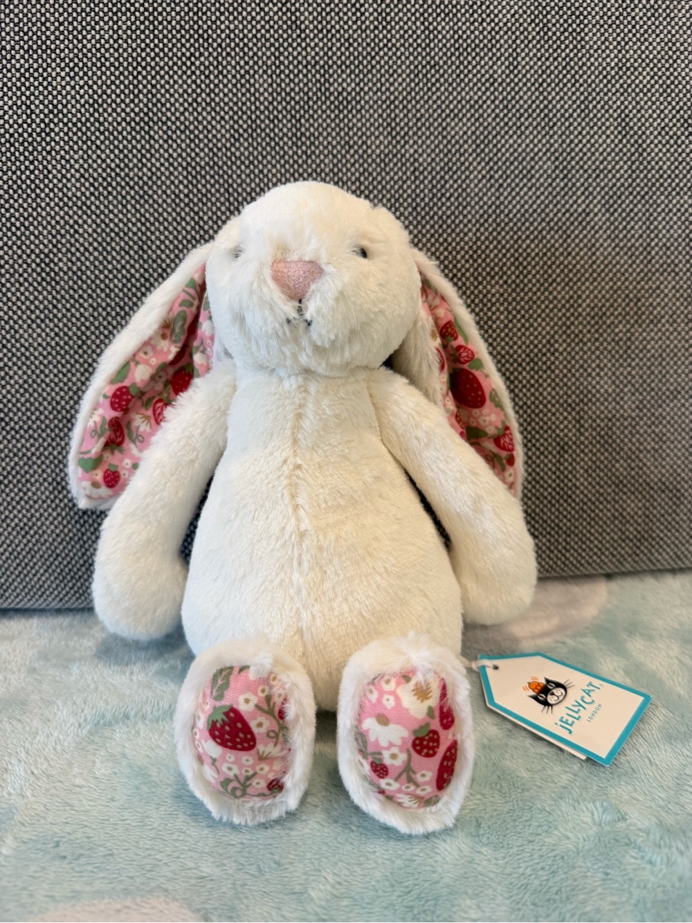 Jellycat Blossom Cream Bunny ‘Berry’ Little BNWT